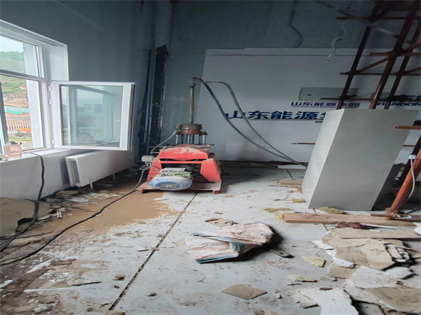 杨市办事处地基基础下沉墙体裂缝加固注浆顶升施工